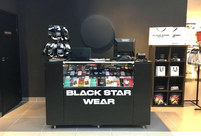 black-star-store.jpg