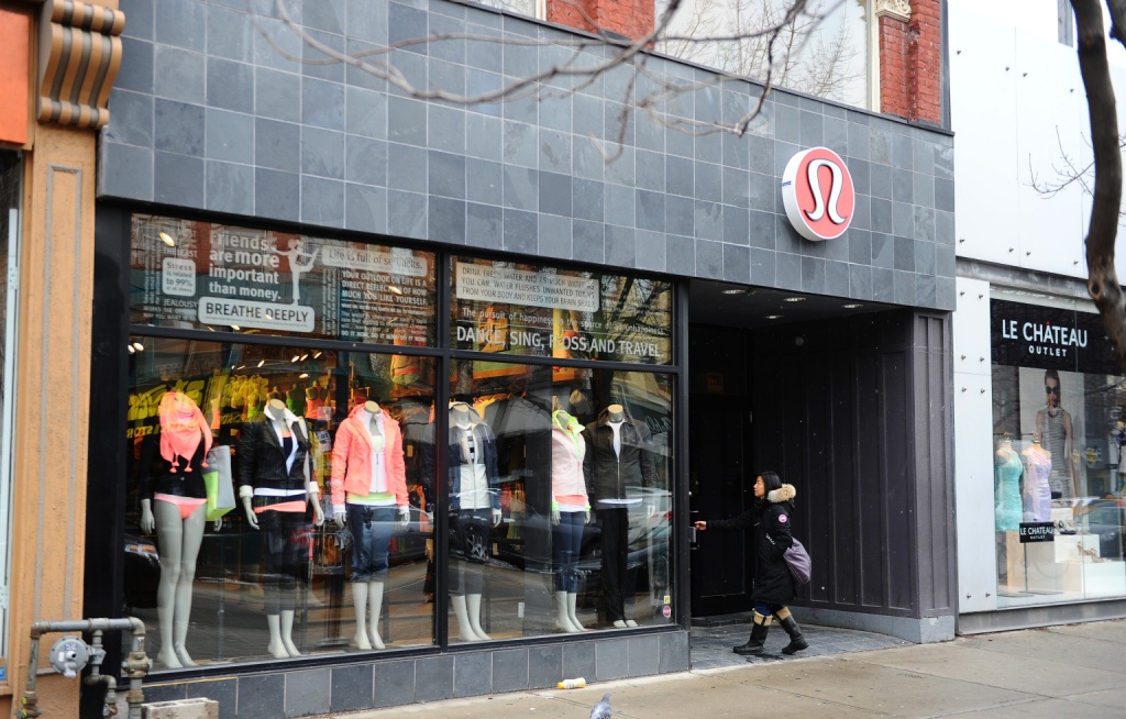 -LULULEMON-STORE-.jpg