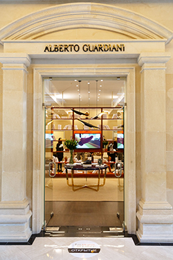 Alberto Guardiani store in Crocus_4.jpg